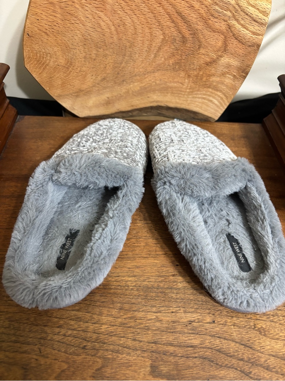 Nine West Gray Faux Fur Sherpa House Slippers Women’s US 7-8 Cozy Indoor Shoes